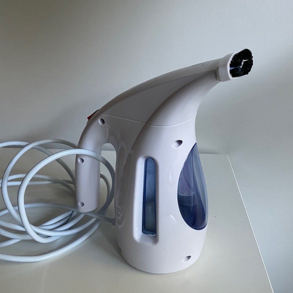 Portable Clothing Steamer